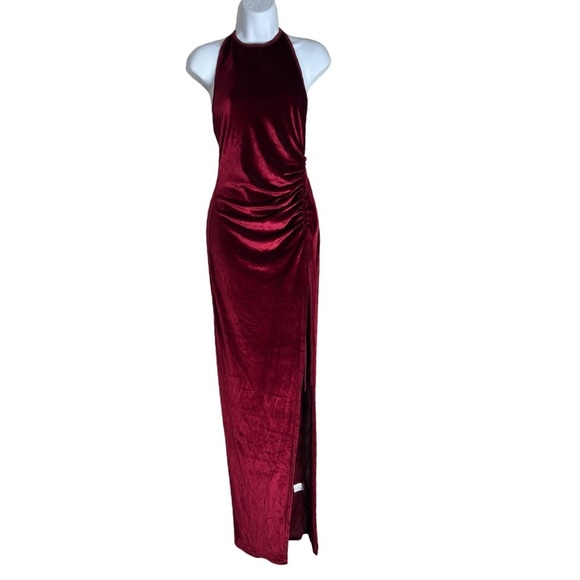 Lucy In The Sky Ruched Maxi Dress in Burgundy Velvet - Picture 4 of 13